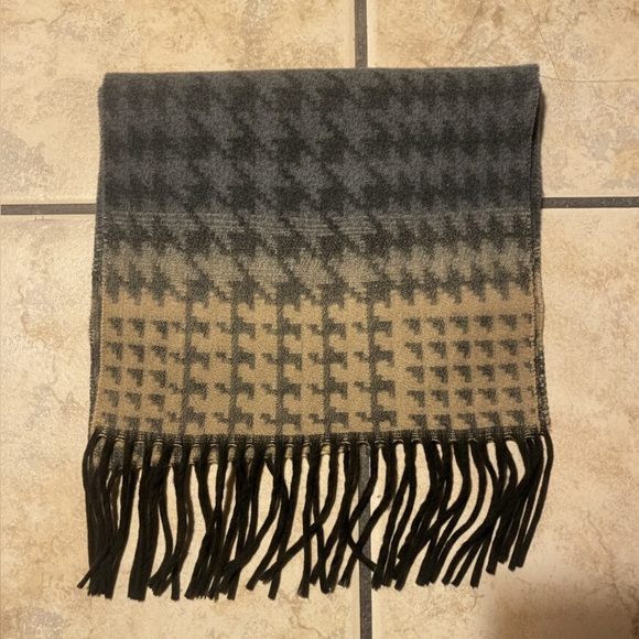 100% cashmere Grey and Tan Houndstooth Scarf ( Made in Scotland)